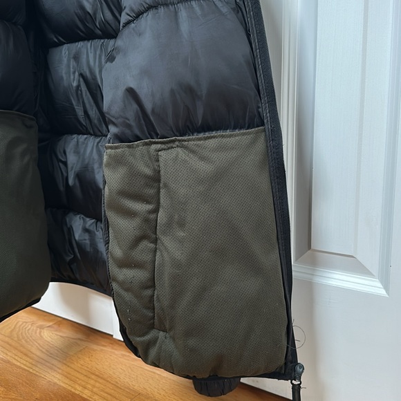 Pull&Bear Men’s Black Puffer Jacket - Picture 4 of 9